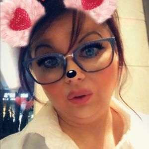 Meet your Posher, Lynda